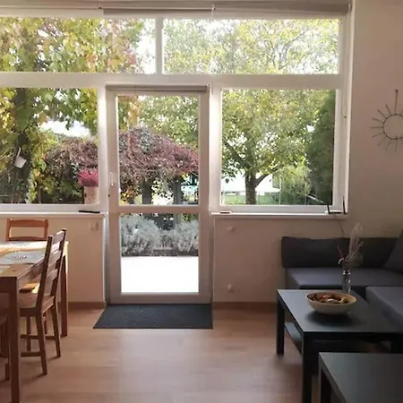 Flora House 3 Minutes From Balaton Vakantiehuis Keszthely