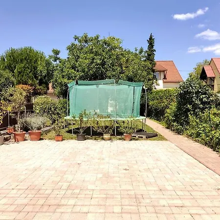Vakantiehuis Flora House 3 Minutes From Balaton Keszthely