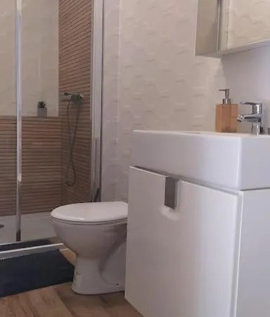 Vakantiehuis Flora House 3 Minutes From Balaton *