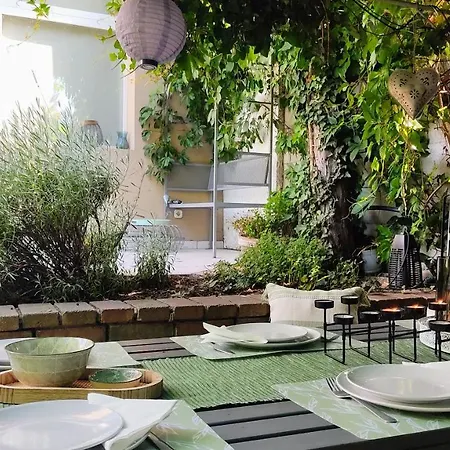 Vakantiehuis Flora House 3 Minutes From Balaton